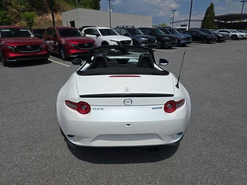 Snowflake White Pearl Mica 2026 Mazda MX-5 Miata