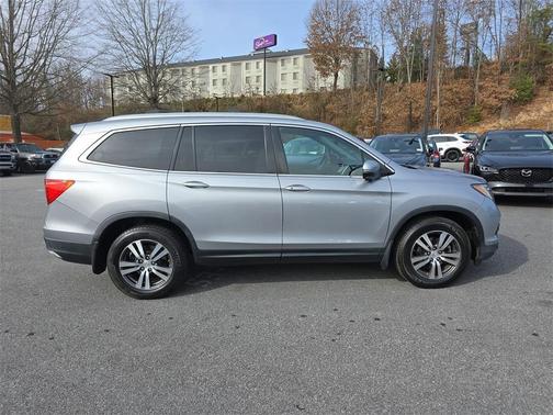 2016 Honda Pilot EX-L w/ Navigation