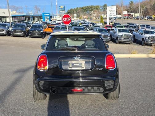 2017 MINI Hardtop Cooper