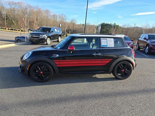 2017 MINI Hardtop Cooper