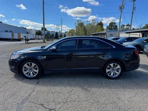 Tuxedo Black Metallic 2012 Ford Taurus Limited