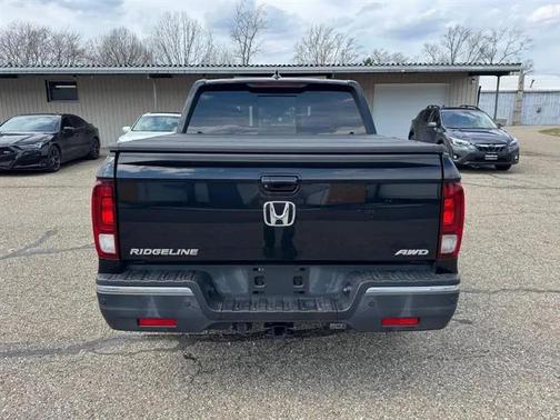 Crystal Black Pearl 2020 Honda Ridgeline RTL-E