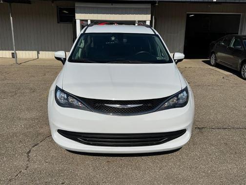 2020 Chrysler Voyager LXI