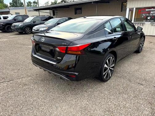 2022 Nissan Altima SR Intelligent AWD