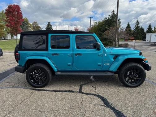 2024 Jeep Wrangler 4xe Sahara