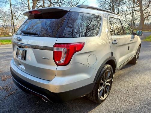 Silver 2017 Ford Explorer XLT