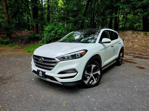 Dazzling White 2018 Hyundai TUCSON Limited
