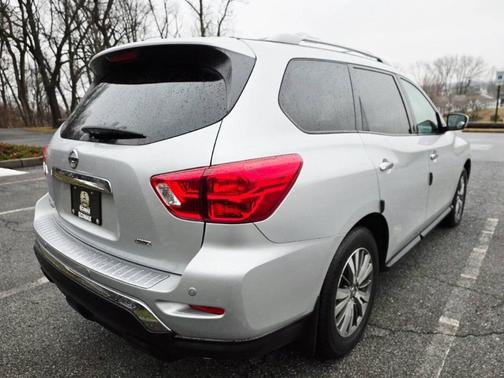 2020 Nissan Pathfinder S