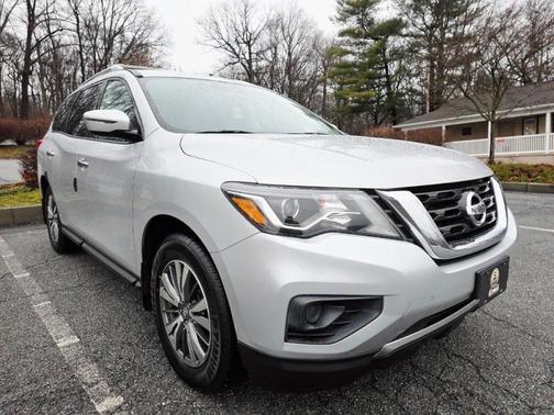 2020 Nissan Pathfinder S