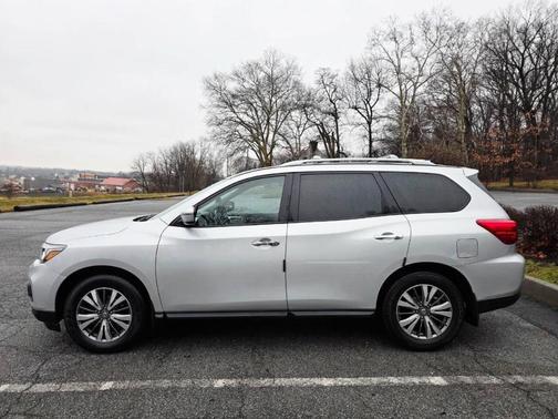 2020 Nissan Pathfinder S