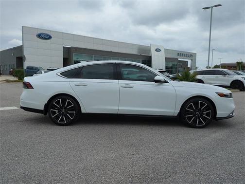2023 Honda Accord Hybrid Touring