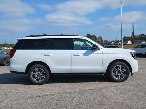 OXFORD WHITE 2026 Ford Expedition Active