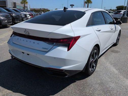 Quartz White 2022 Hyundai ELANTRA Limited