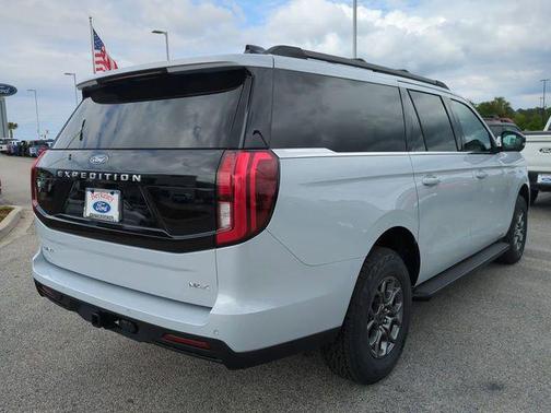 SPACE SILVER METALLIC 2026 Ford Expedition Max Active 4x2