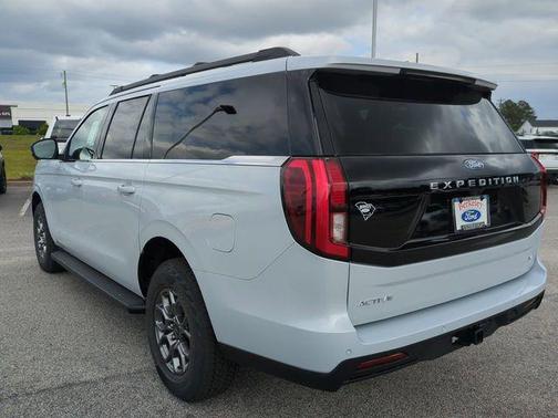 SPACE SILVER METALLIC 2026 Ford Expedition Max Active 4x2