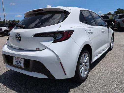 Ice Cap 2024 Toyota Corolla SE