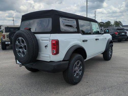Oxford White 2026 Ford Bronco Big Bend