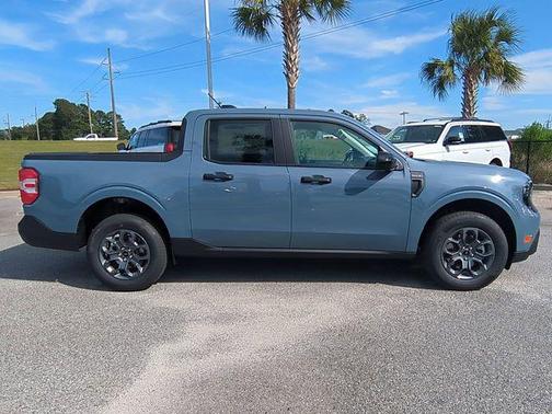 Azure Gray Metallic Tri-Coat 2026 Ford Maverick XLT