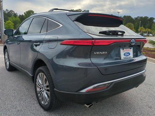 Coastal Gray Metallic 2021 Toyota Venza XLE
