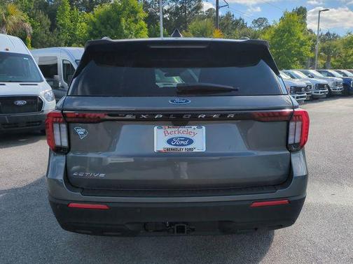 CARBONIZED GRAY METALLIC 2026 Ford Explorer Active