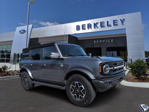 Carbonized Gray Metallic 2024 Ford Bronco Outer Banks