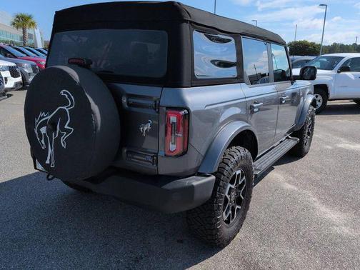 Carbonized Gray Metallic 2024 Ford Bronco Outer Banks