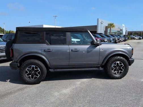 Carbonized Gray Metallic 2024 Ford Bronco Outer Banks