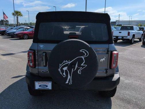 Carbonized Gray Metallic 2024 Ford Bronco Outer Banks