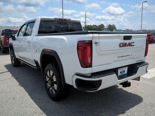 White Frost Tricoat 2022 GMC Sierra 2500 Denali