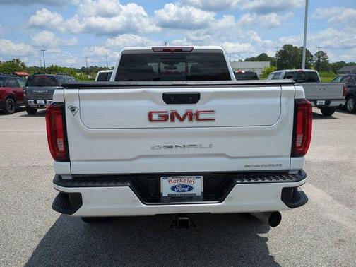 White Frost Tricoat 2022 GMC Sierra 2500 Denali