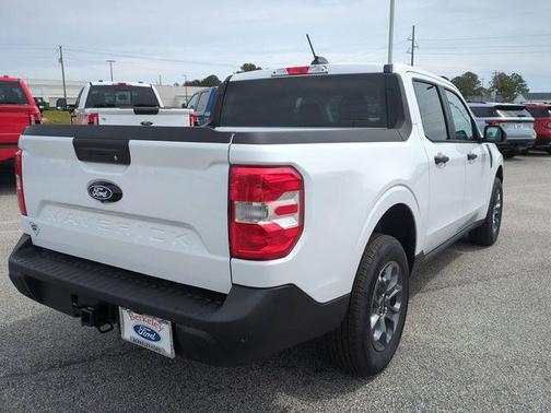 OXFORD WHITE 2026 Ford Maverick XLT