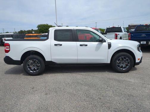 OXFORD WHITE 2026 Ford Maverick XLT