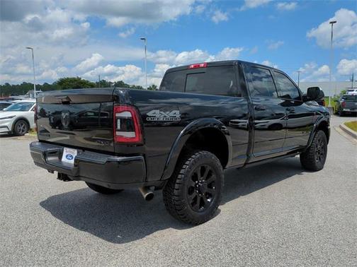 2022 RAM 2500 Laramie Crew Cab 4x4 6'4' Box