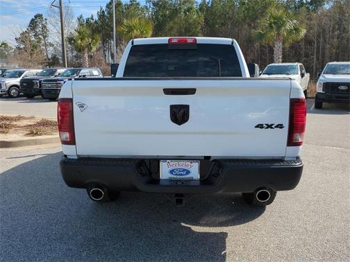 2019 RAM 1500 Classic Warlock Crew Cab 4x4 5'7' Box
