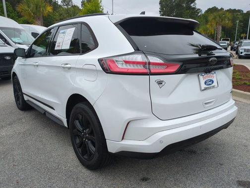 OXFORD WHITE 2022 Ford Edge SE