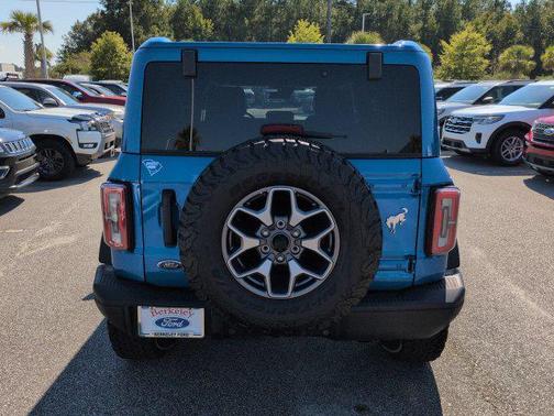 VELOCITY BLUE METALLIC 2025 Ford Bronco Badlands