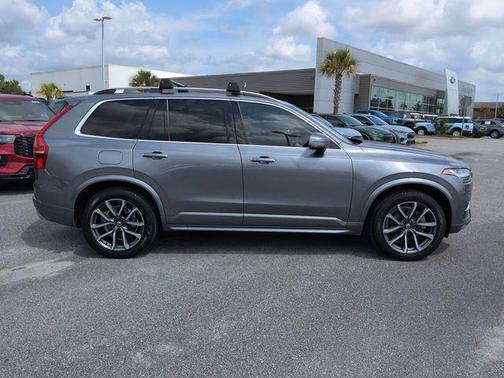 Gray Metallic 2019 Volvo XC90 T6 Momentum