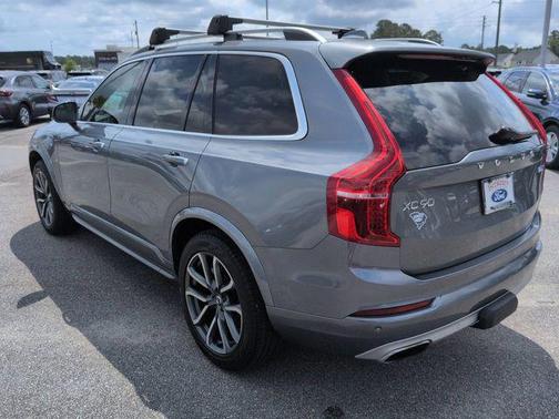Gray Metallic 2019 Volvo XC90 T6 Momentum
