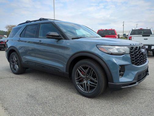 Vapor Blue Metallic 2026 Ford Explorer ST-Line