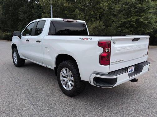 Summit White 2019 Chevrolet Silverado 1500 Custom