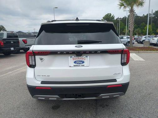 STAR WHITE MET TRI-COAT 2026 Ford Explorer Active