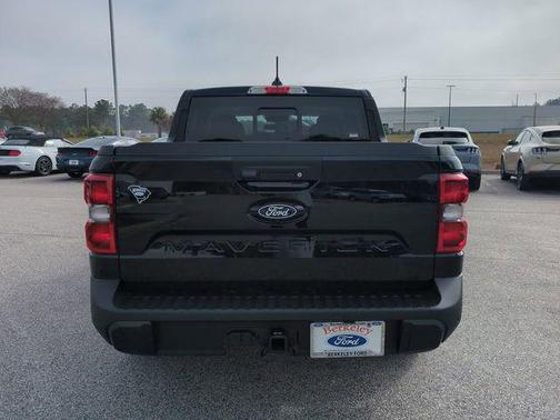 SHADOW BLACK 2026 Ford Maverick Lariat