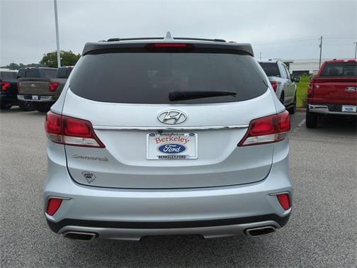 2017 Hyundai SANTA FE SE