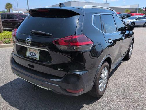 Magnetic Black Pearl 2019 Nissan Rogue SV