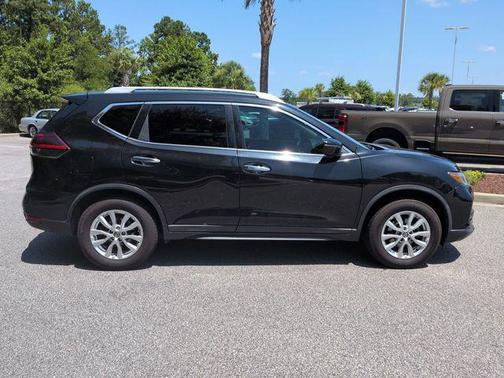 Magnetic Black Pearl 2019 Nissan Rogue SV