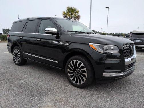 Manhattan Green Metallic Premium Colorant 2022 Lincoln Navigator Black Label