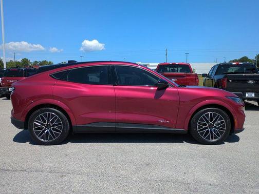 MOLTEN MAGENTA TINTED CC 2025 Ford Mustang Mach-E Premium
