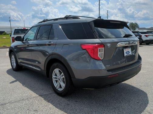 CARBONIZED GRAY METALLIC 2022 Ford Explorer XLT