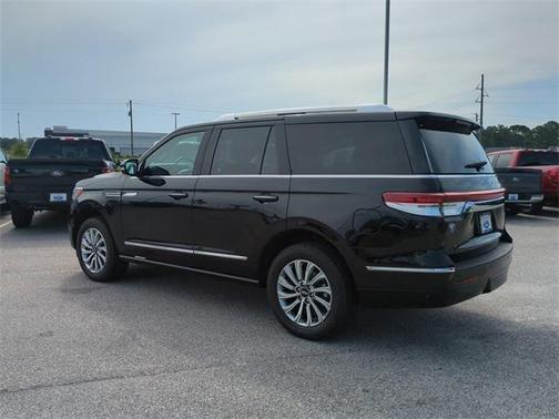 2023 Lincoln Navigator Standard