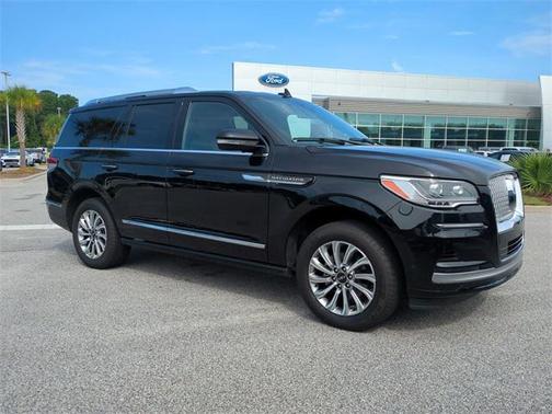 2023 Lincoln Navigator Standard